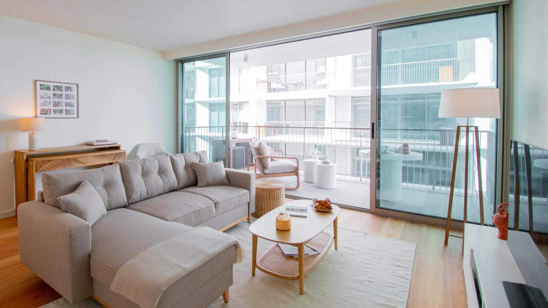 Picturesque Beachfront Apartment Armacao de Pera